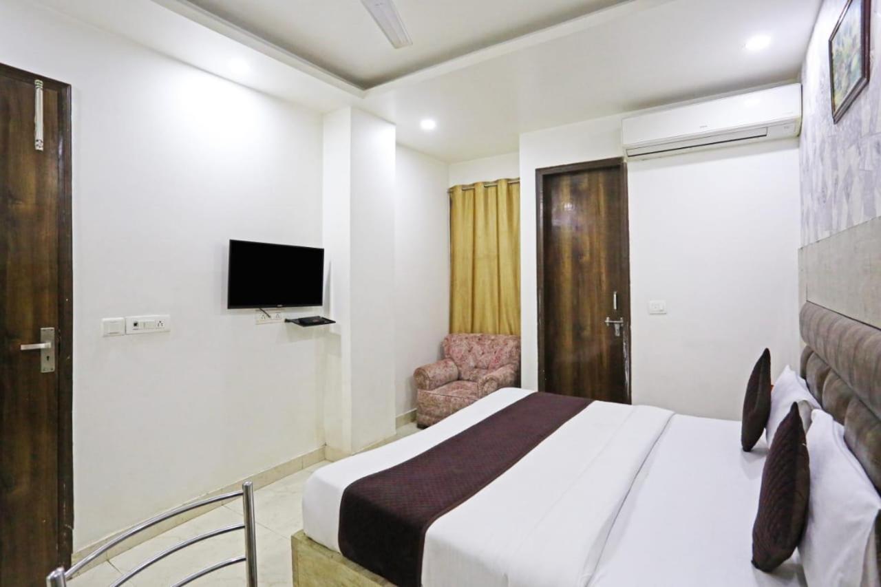 Hotel Broadway Near Delhi Airport Yeni Delhi Dış mekan fotoğraf